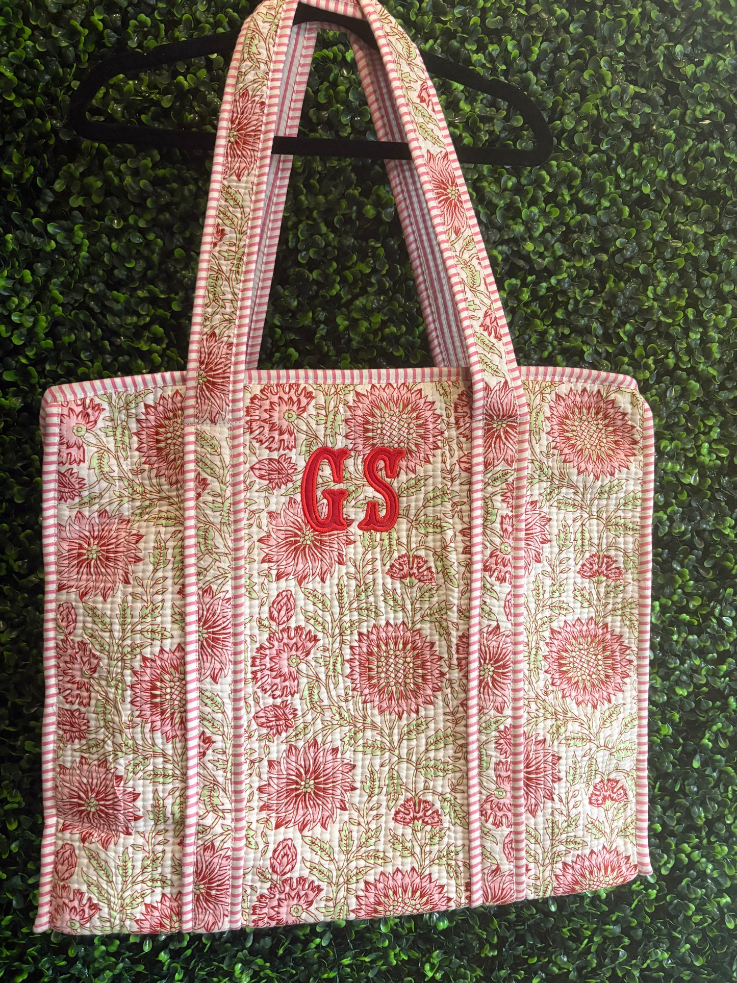 Appliqué quilted tote