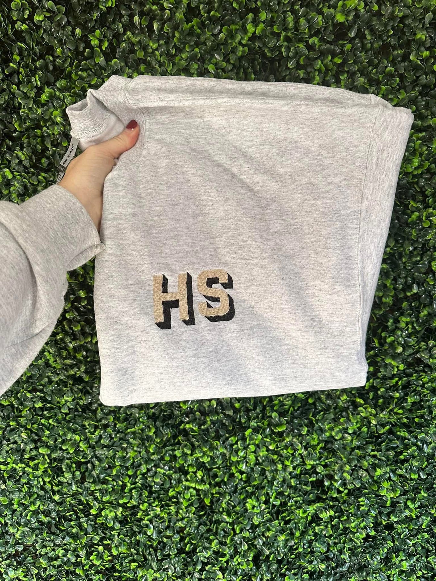 Block monogram crewneck