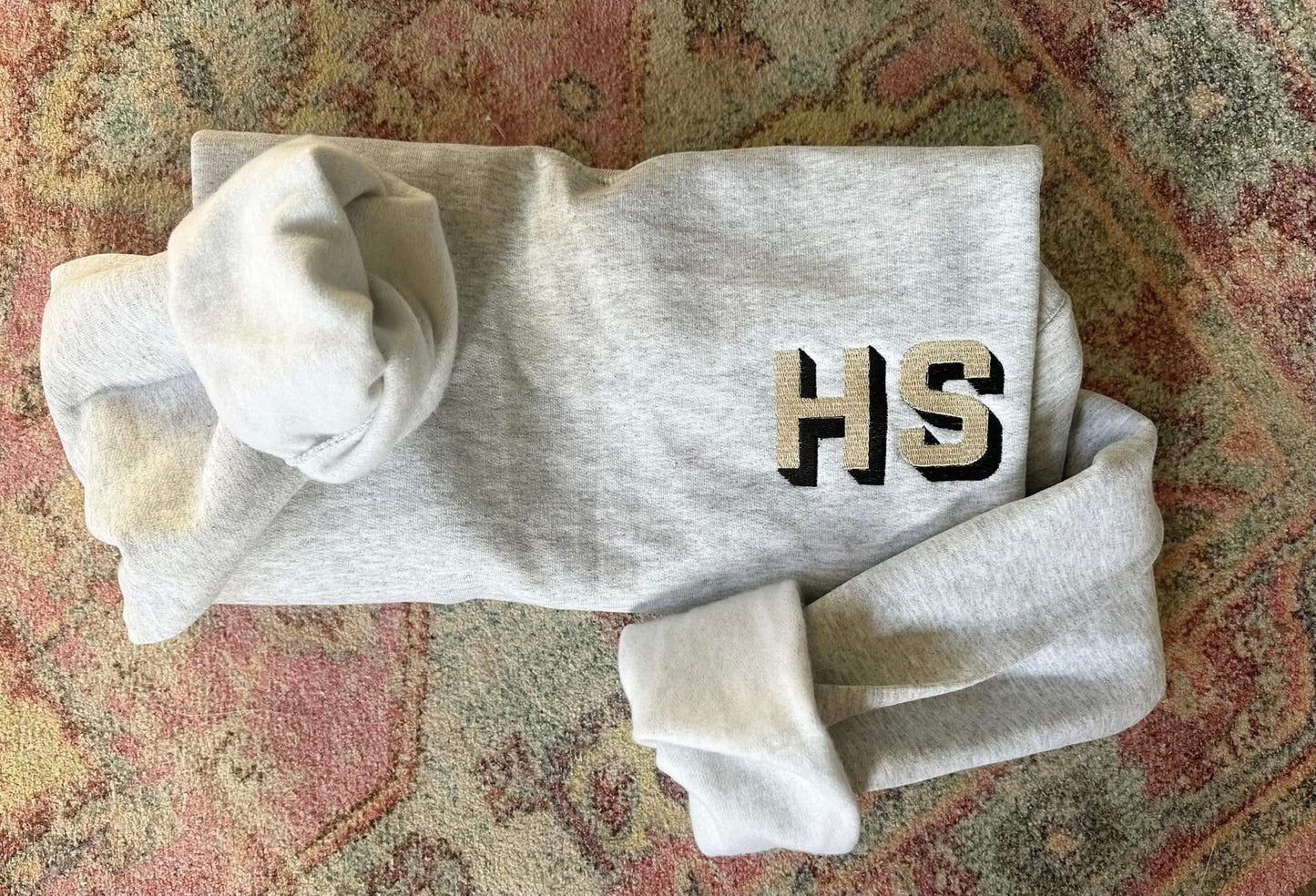 Block monogram crewneck
